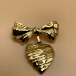 Vintage Avon Signed Brooch/Pin with “I Love You Grandmother “ inscribed on back